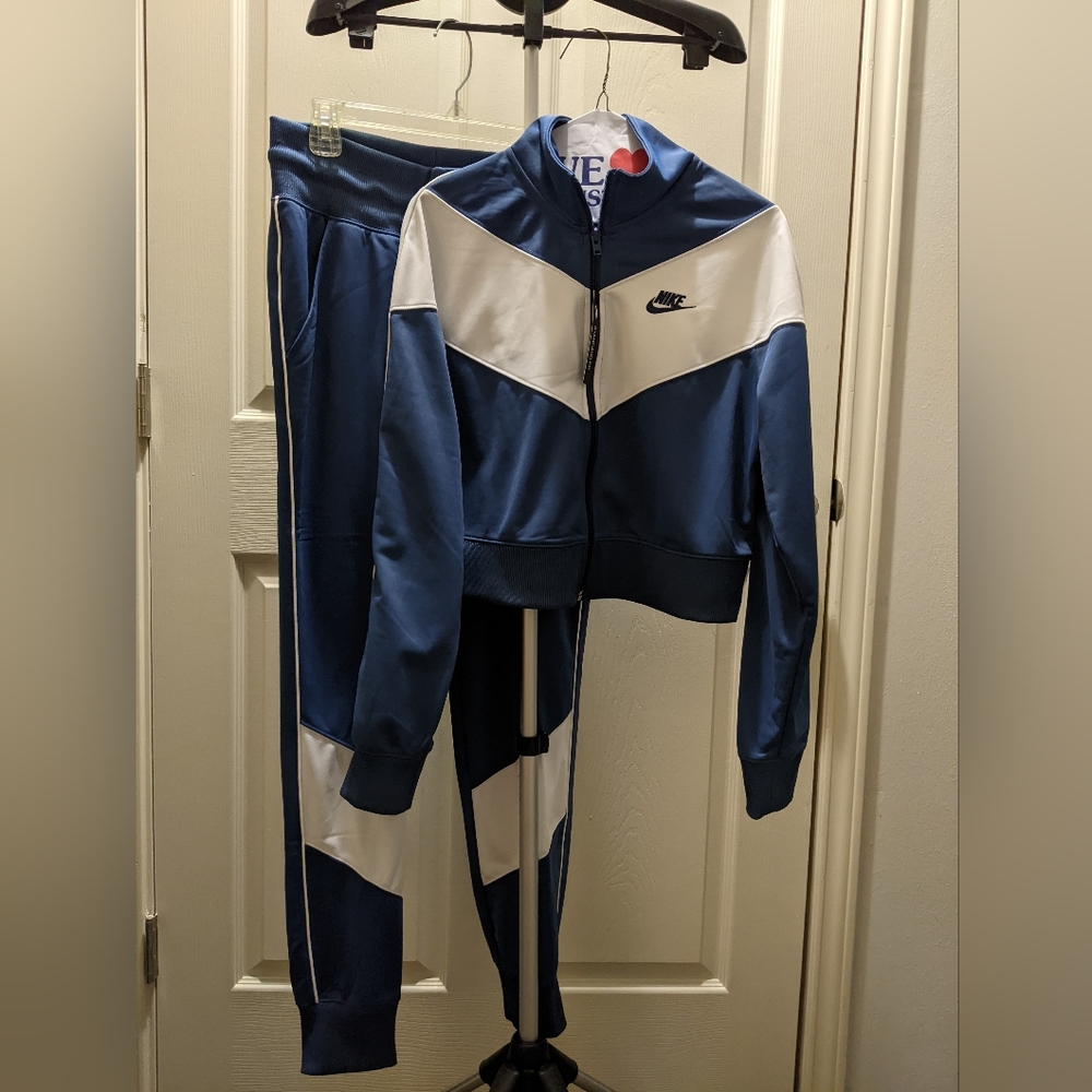 Nike Heritage Track Suit NWT